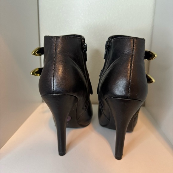 Me Too Black Leather Ankle Booties With 5 Inch Heel Size 6W Retail $129 - Picture 5 of 6